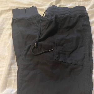 Community- joggers (from Aritzia). Black sz LG